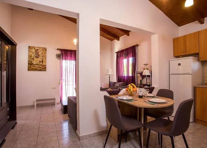 Vicki's House 2-bedroom With Yard And Garden