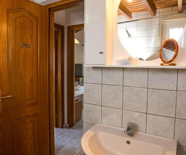 Casa vacanze Vicki's House 2-bedroom With Yard And Garden *