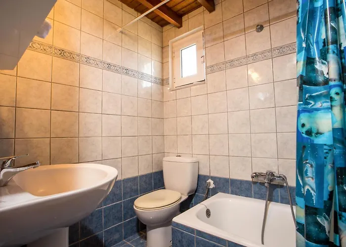 Vicki's House 2-bedroom With Yard And Garden Ialysos (Rhodes)