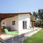 Vicki's House 2-bedroom With Yard And Garden *