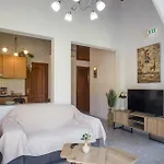 Vicki's House 2-bedroom With Yard And Garden Σπίτι διακοπών *