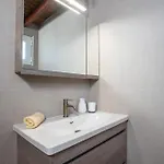 Дом отдыха Vicki's House 2-bedroom With Yard And Garden