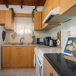 Vicki's House 2-bedroom With Yard And Garden Semesterbostad Ialysos (Rhodes)