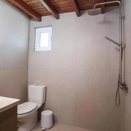 Vicki's House 2-bedroom With Yard And Garden Ialysos (Rhodes)