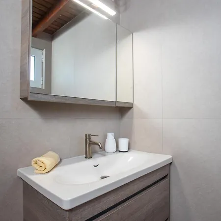 بيت للعطل Vicki's House 2-bedroom With Yard And Garden
