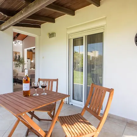 Vicki's House 2-bedroom With Yard And Garden * Ialysos (Rhodes)