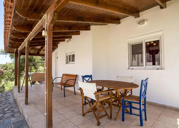 Vicki's House 2-bedroom With Yard And Garden *