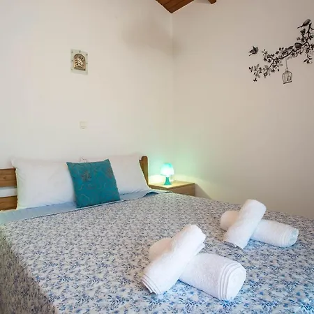 Σπίτι διακοπών Vicki's House 2-bedroom With Yard And Garden *