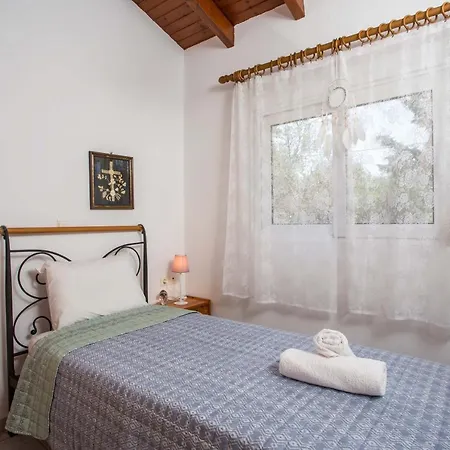 Vicki's House 2-bedroom With Yard And Garden Σπίτι διακοπών