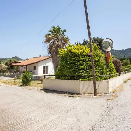 Σπίτι διακοπών Vicki's House 2-bedroom With Yard And Garden Ιαλυσός Ρόδος