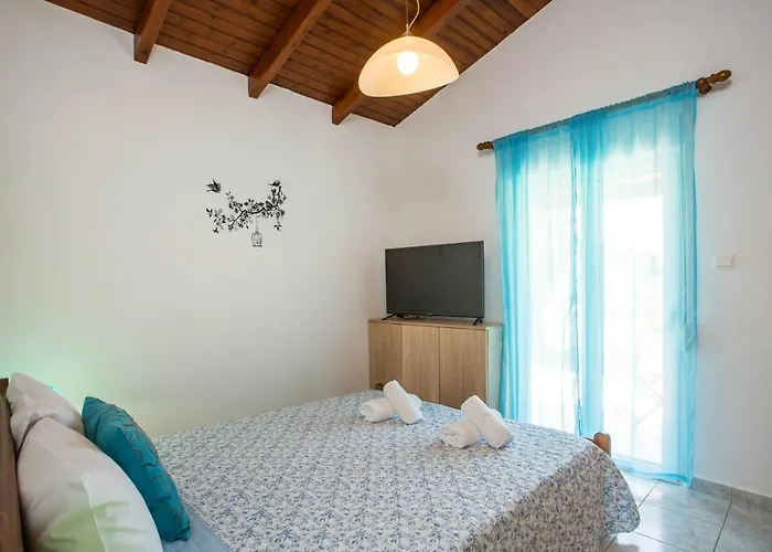 Vicki's House 2-bedroom With Yard And Garden Ialysos (Rhodes)