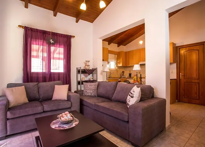 Vicki's House 2-bedroom With Yard And Garden Ialysos (Rhodes)